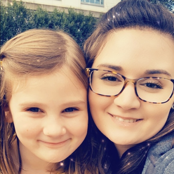 Meet your Posher, Kylie - Picture 1 of 1